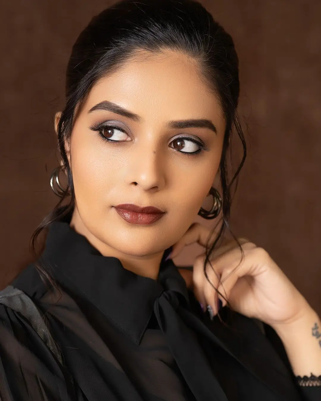 Gemini TV Anchor Sreemukhi in Long Black Gown